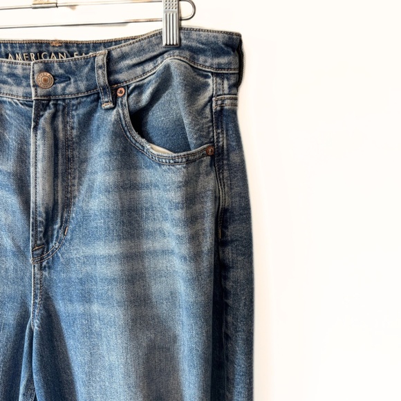 American Eagle Strigid Mom Jeans Medium Wash Size 12 - Picture 4 of 9